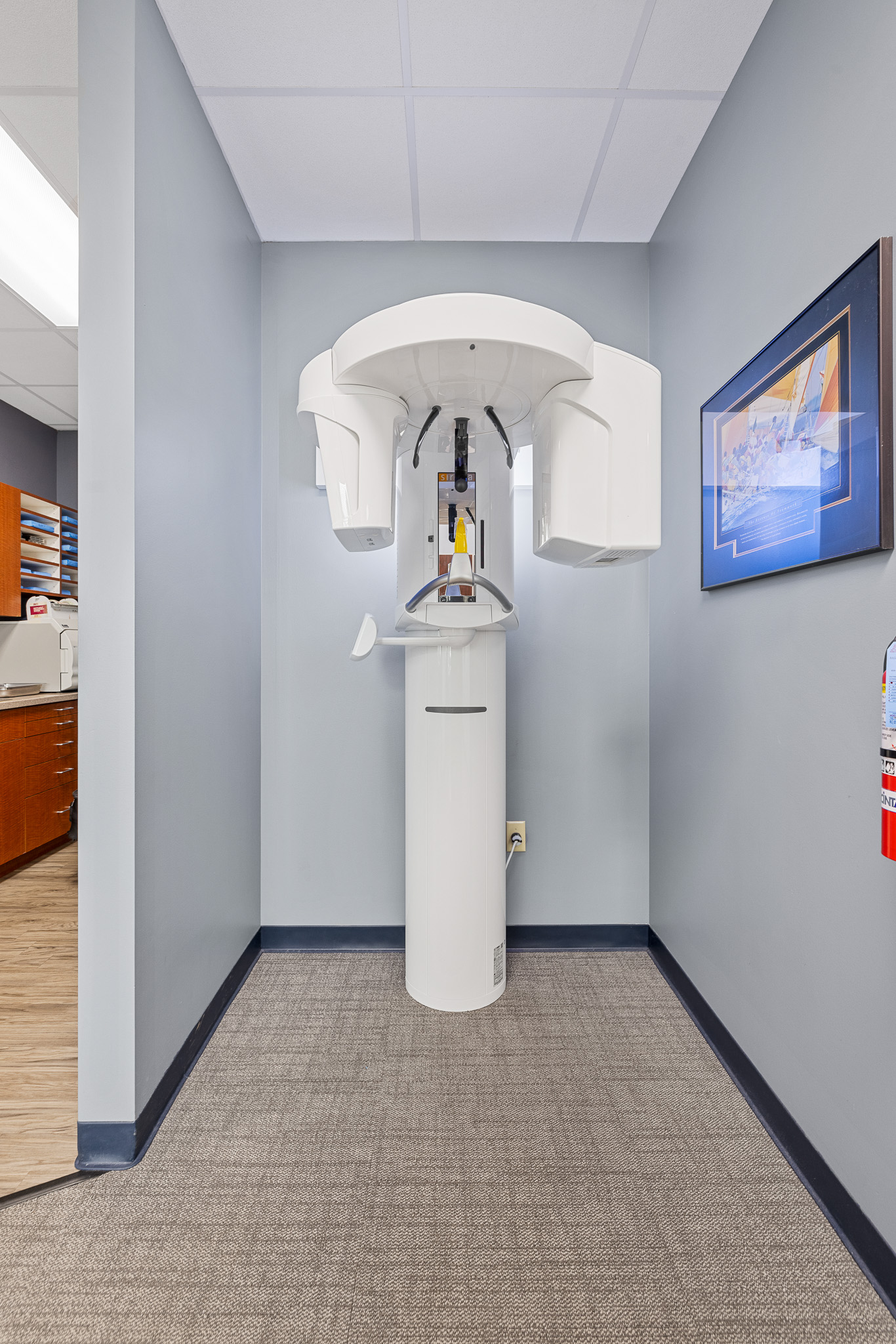 State-of-the-art 3D x-ray machine in Dr. Kevin Burgdorf's office, emphasizing the high-tech diagnostic tools available for patients.